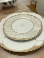 Service de table en Porcelaine - Opéra de Noël (31 pièces) – Image 2