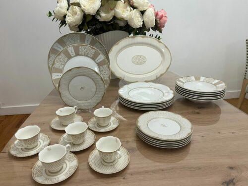 Service de table en Porcelaine - Opéra de Noël (31 pièces) – Image 1
