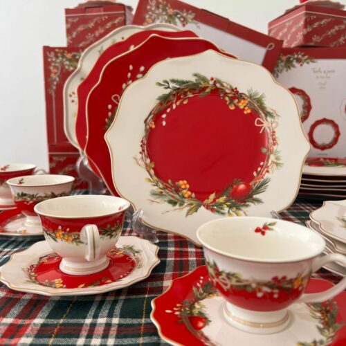 Service de table en Porcelaine - Célébration de Noël (31 pièces) – Image 6