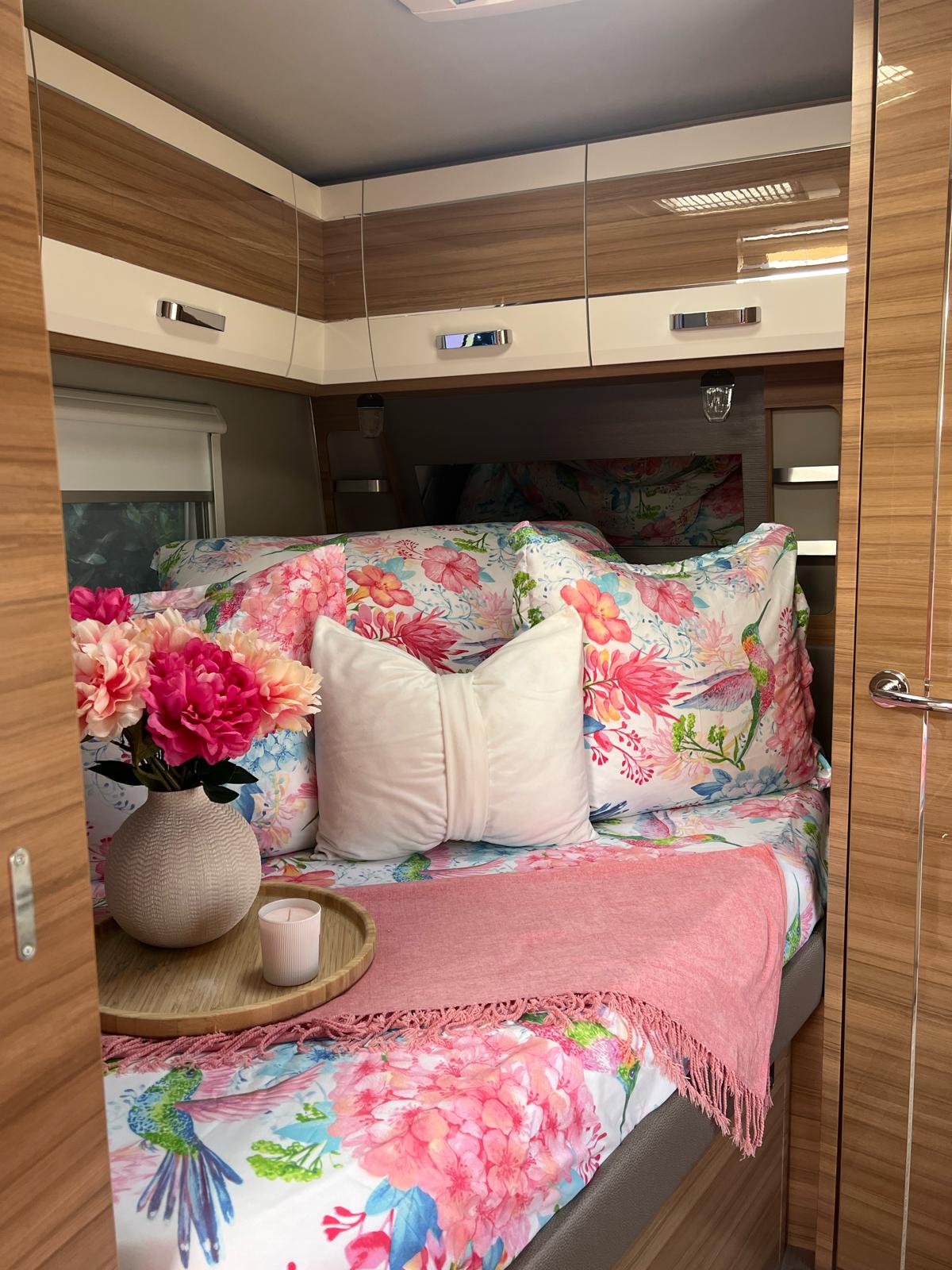 WhatsApp Image 2025-10-30 at 10.19.29 Parure De Couette N°139 - Colibri (Microfibre) – Image 1